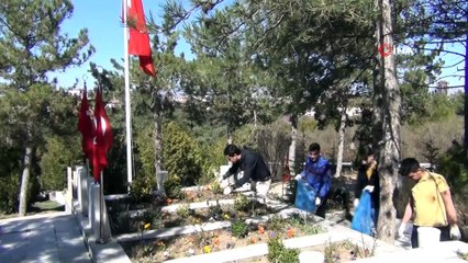 Gençlik meclisi şehitleri andı