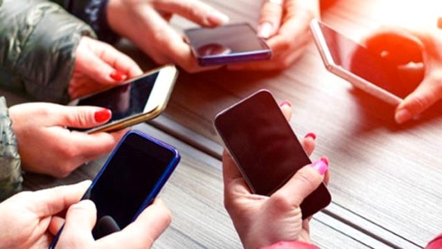 Koronavirüs salgınına karşı cep telefonumuzu nasıl temizlemeliyiz? İşte telefonları dezenfekte etmenin yolları