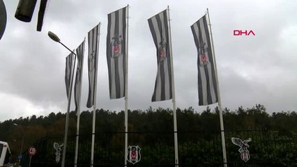 SPOR Beşiktaş taraftarı, takımlarını uğurlamak için tesislerde