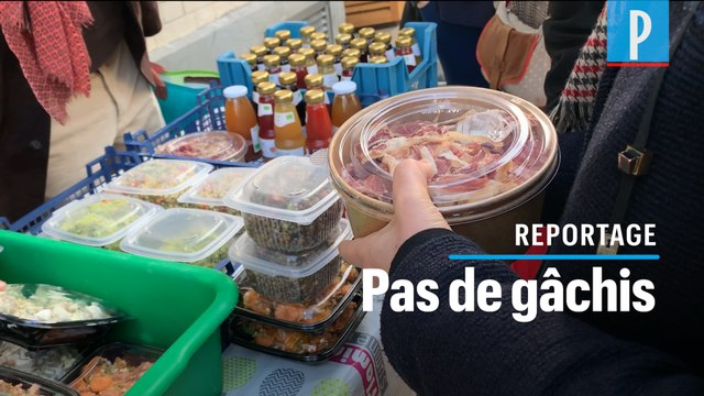 Contre le gaspillage, des restaurateurs vendent dans la rue leur stock de nourriture