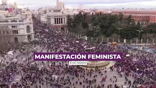 Vista aérea de la Plaza de Cibeles en Madrid el 8 de marzo y una semana después en estado de alarma