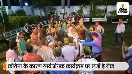 सार्वजनिक कार्यक्रमों पर रोक के बाद भी हुआ होली मिलन, जमकर नाचे विधायक जायसवाल