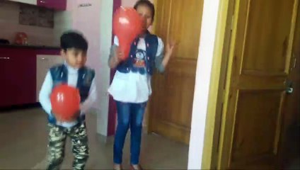 Learn Colors with Balloons and tractor Toys | Finger Family Colors Song for children | Tinku Toys |