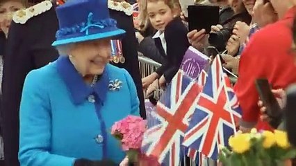 La Reina Isabel II, evacuada de Palacio por el coronavirus