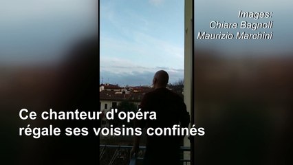 Coronavirus: un chanteur d'opéra de Florence chante au balcon