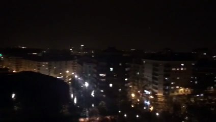 Aplausos en Vitoria a los sanitarios por su trabajo ante el coronavirus