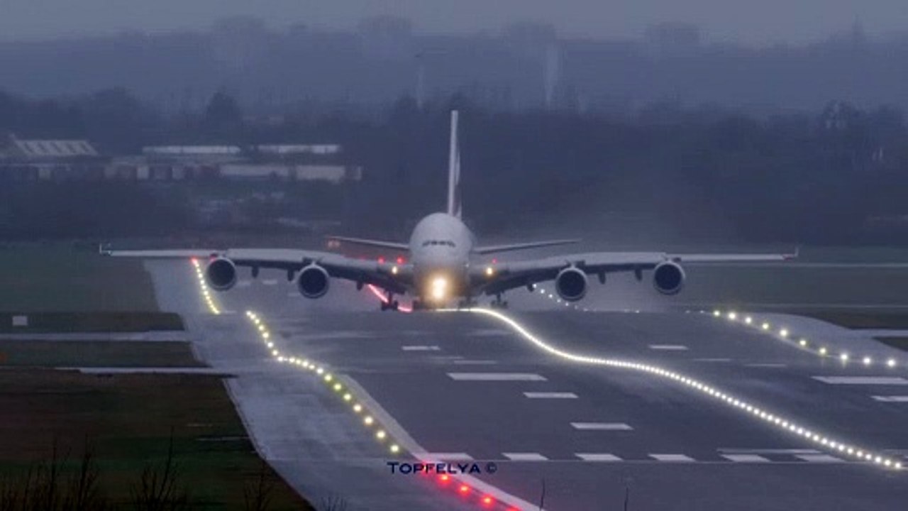 Atterrissage d'un avion A380 de travers en pleine tempête !