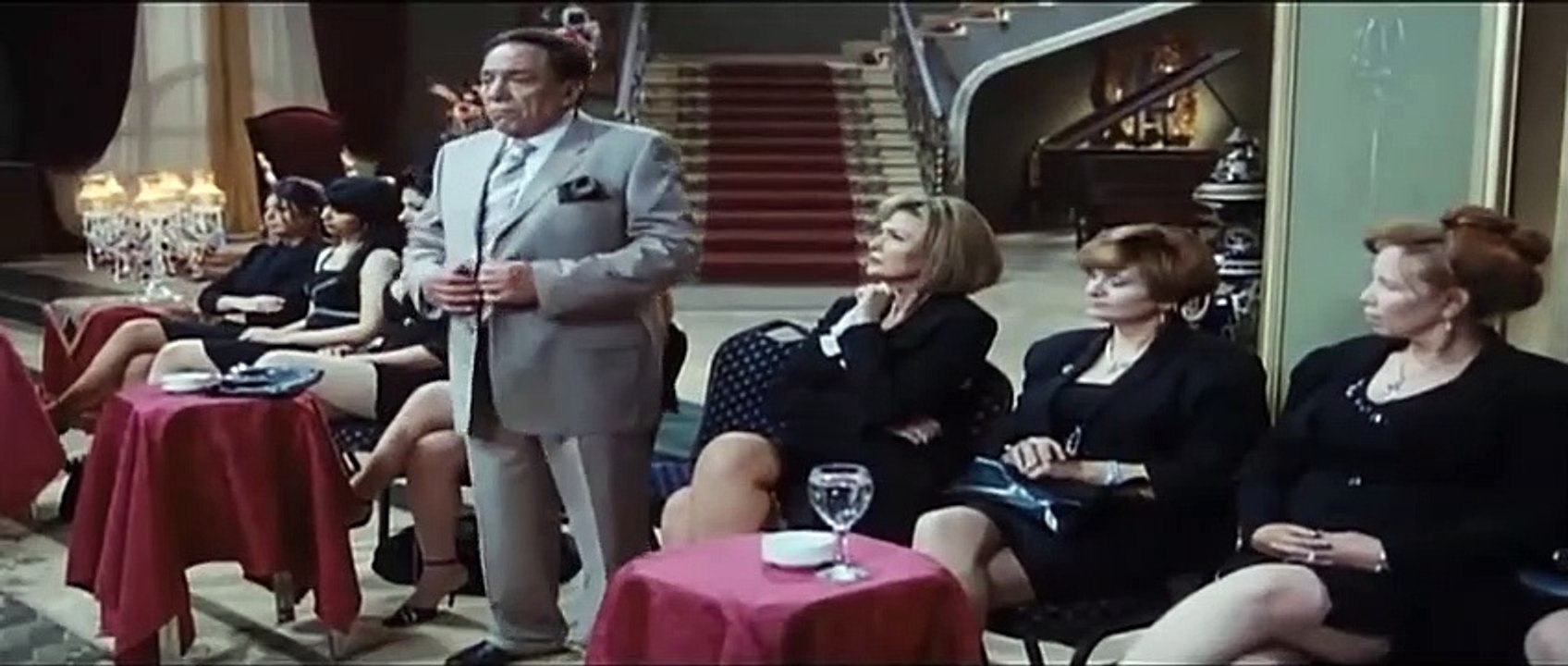 الميت بيرتاح والحي هو اللي بيبقي تعبان- هتموت ضحك مع الزعيم في عزاء كله ستات