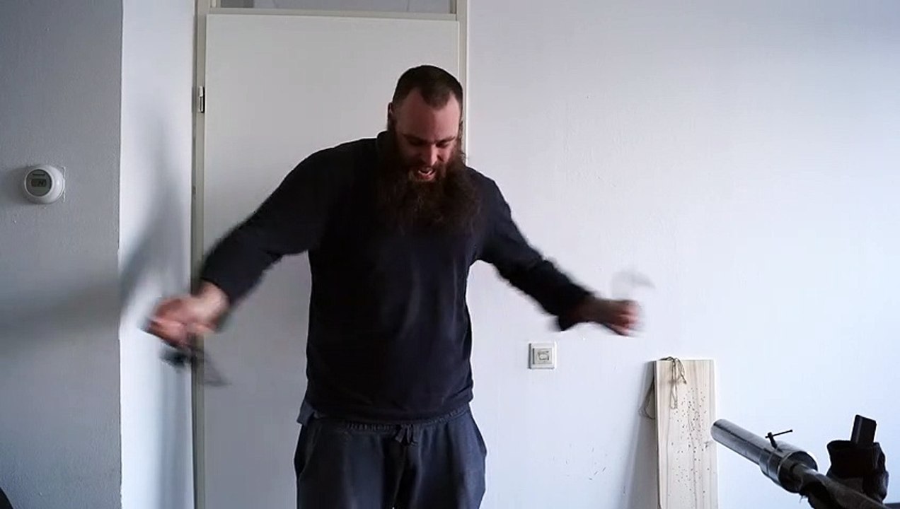 Destroying, tearing old textile