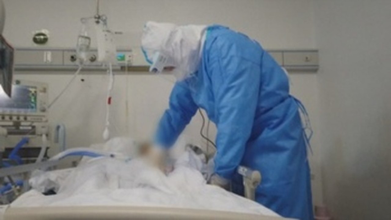 Los infectados "activos" de coronavirus en China se reducen a menos de 10.000