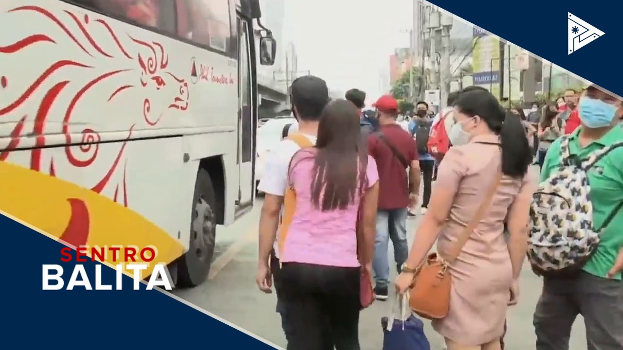 Ilang pasahero, pabor sa pagpapatupad ng social distancing sa PUVs