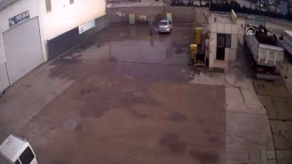 Sahte dolarlarla inek alan dolandırıcılık zanlısını satıcı ve kardeşi yakaladı