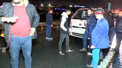 TEM'DE KAMYONETTEN İNŞAAT MALZEMELERİ DÖKÜLDÜ, 8 ARAÇ HASAR GÖRDÜ
