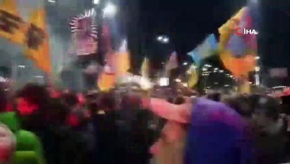 - Ukraynalı aşırı sağcı grup, Rusya Büyükelçiliği’ne saldırdı