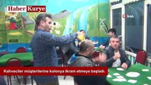 Kahveciler müşterilerine kolonya ikram etmeye başladı