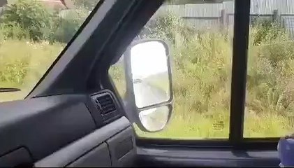 Un conducteur qui fait le malin et le paie cash