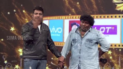 Sathish Making Fun Of Comedian Yogi Babu