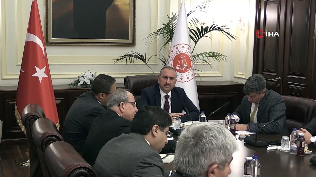 Adalet Bakanı Gül:'Sağlık Bakanlığı adı altında sosyal medyada yayılan ve doğru olduğu iddia edilen belge hakkında da soruşturma başlatılmıştır'