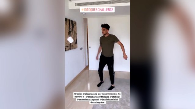 Cientos de futbolistas se han unido al reto del papel hiniégico