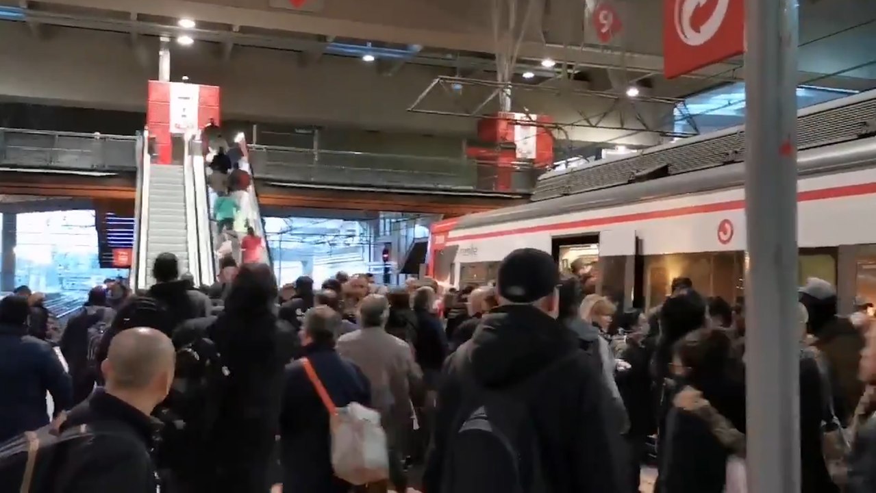 Aglomeraciones a primera hora en Cercanías de Madrid