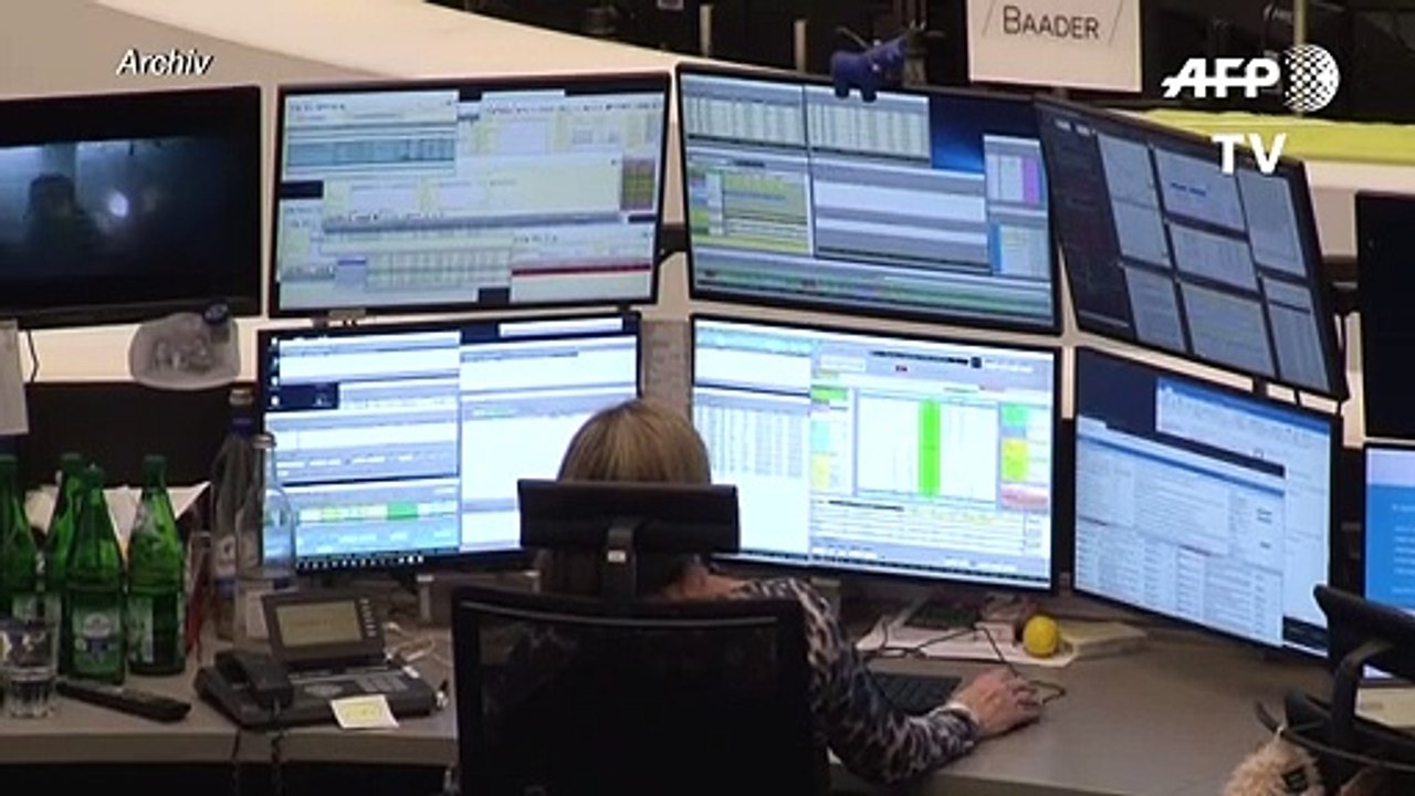 Dax erstmals seit 2016 unter 9000 Punkten - Kurs fällt weiter