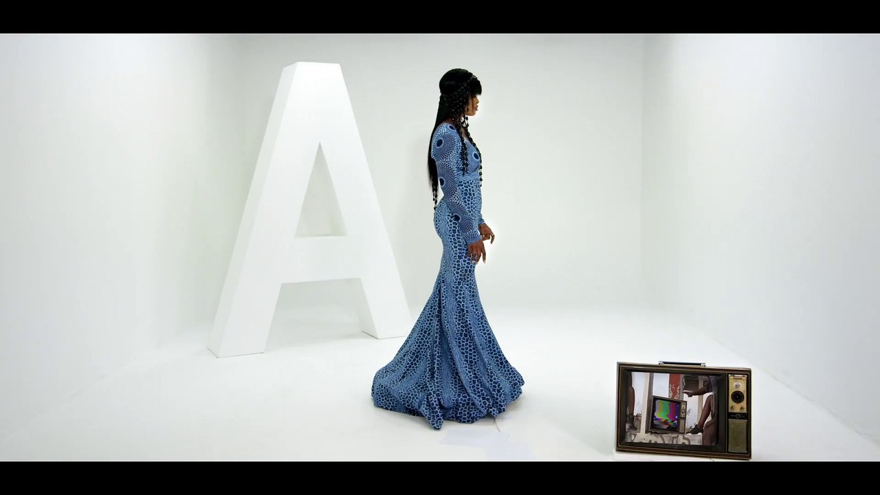 Ayanne - J'avance (Clip Officiel)