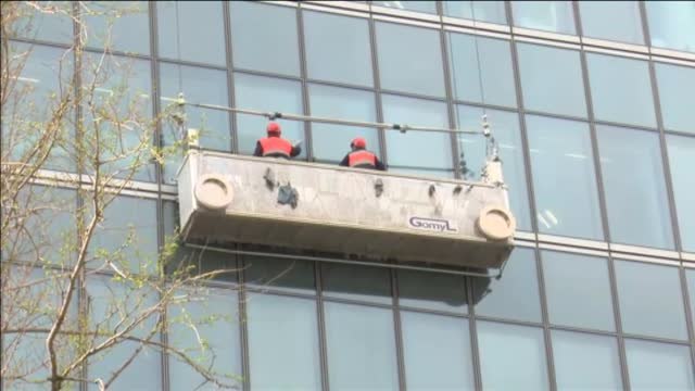 Farmacias, limpieza, tiendas, taxis: los que siguen trabajando a pesar del estado de alarma