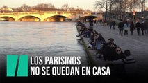 Los parisinos ignoran la orden de cuarentena y salen a disfrutar del buen tiempo