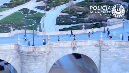 La Policía sanciona a quienes salen a la calle estos días