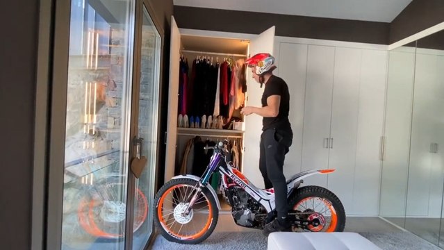 Así es un día de cuarentena en la vida de Toni Bou sin dejar de entrenar con su moto