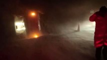 Afyonkarahisar'ın Şuhut ilçesinde yolcu otobüsü devrildi