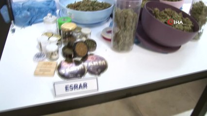 Narkotik operasyonunda FETÖ izi çıktı aramalarda İsrail malı silah ele geçirildi