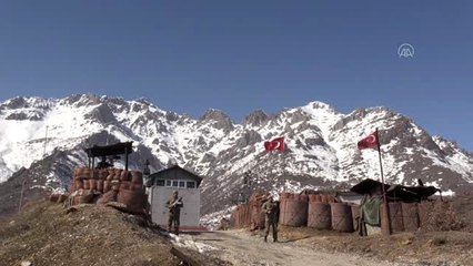 Bitlis'in dağlarında PKK'lı teröristlere göz açtırmıyorlar (1)