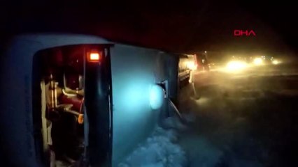 Afyonkarahisar'da yolcu otobüsü devrildi 37 yaralı - Yeniden