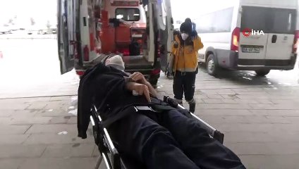 Aksaray’da otomobil şarampole devrildi: 3 yaralı