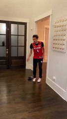 Confiné chez lui, Trae Young fait un concours à 3-points (à sa sauce)