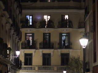 Homenaje en los  balcones de España