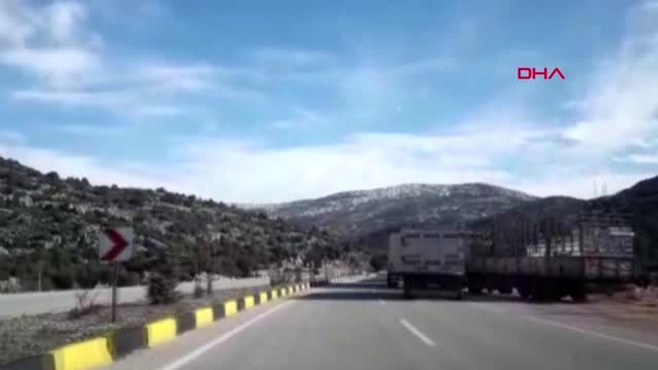 Antalya-Konya yolunda kar yağışı ulaşımı aksattı