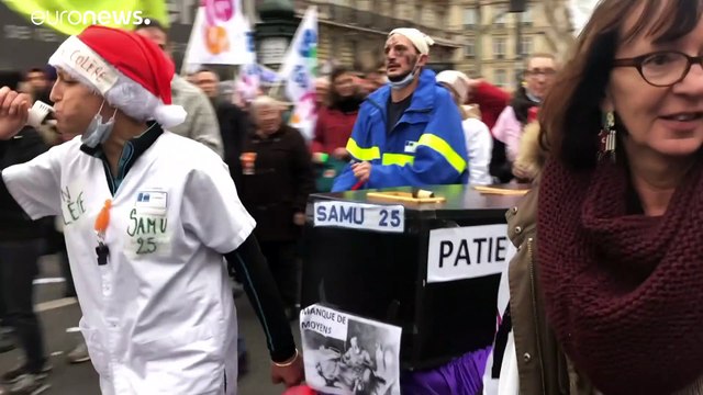 Франция: на передовой - врачи