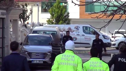 Antalya'da bir kişi babasını bıçakla öldürüp, annesini yaraladı