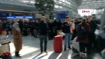 Almanya'daki Türk vatandaşları Düsseldorf'tan dönüş yapıyor