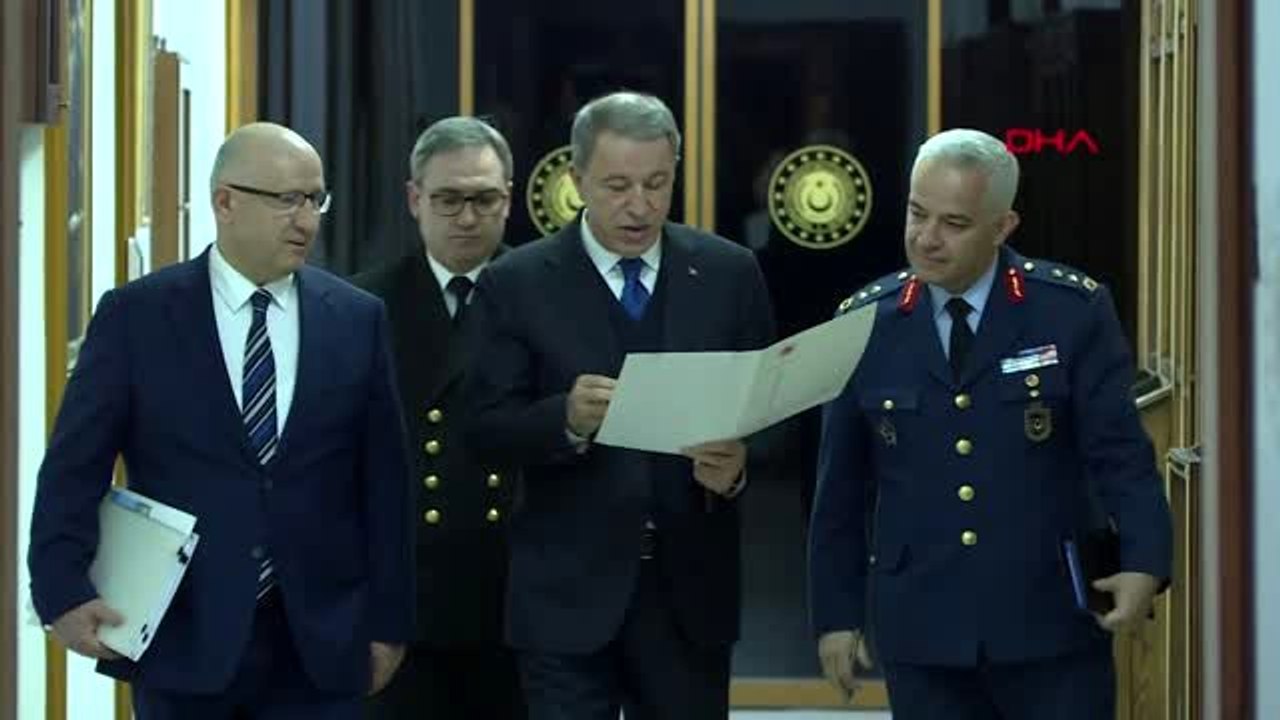 ANKARA Bakan Akar, Koronavirüs'e Karşı Alınan Tedbirleri Açıkladı