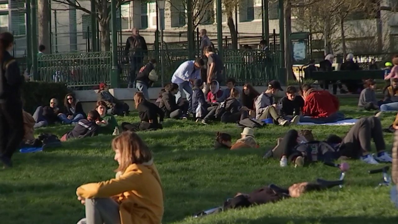 Samedi soir à Paris, l’insouciance des français, jusqu'à la dernière minute.