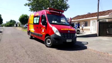 Homem fica ferido após sofrer queda em telhado de residência