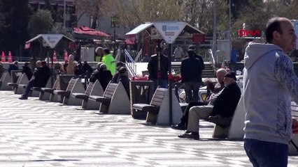 Koronavirüsü önlemlerini alan Silivri'de sokaklar boş kaldı