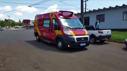 Carro e moto batem em cruzamento na região do Bairro Cataratas