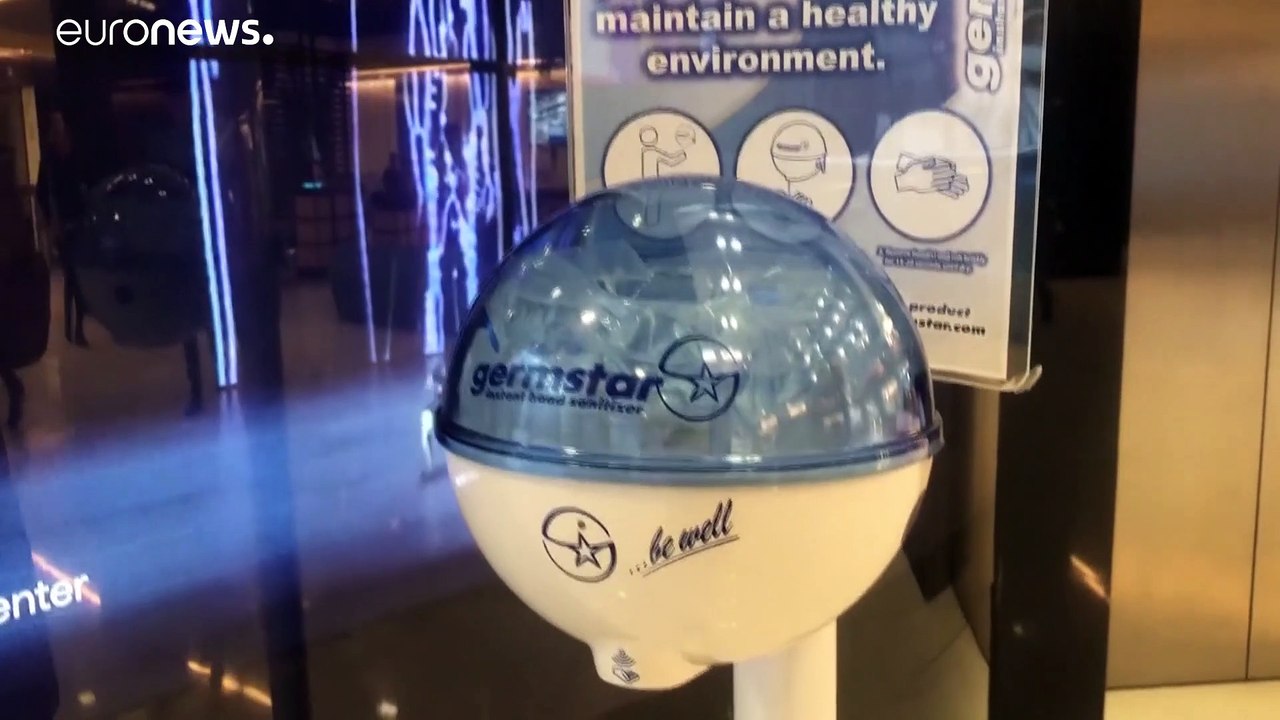 Schulen offen, keine Verbote: Kritik an Johnsons Corona-Kurs