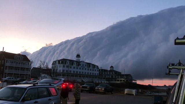 Un impressionnant nuage filmé au dessus de Rhode Island