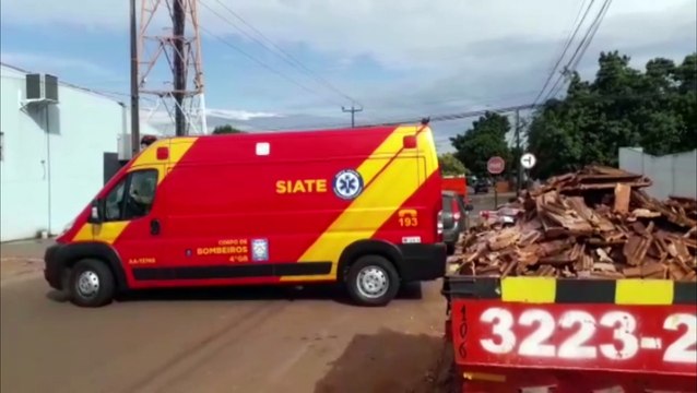 Mulher é socorrida após cair de escada no Bairro São Cristóvão