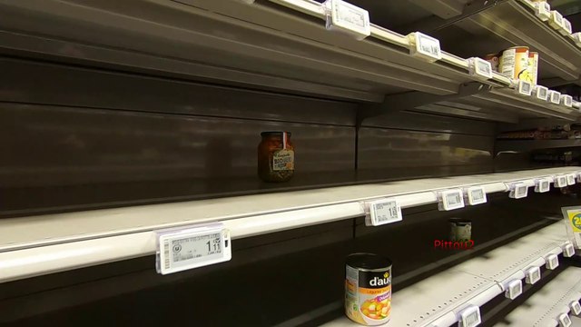 Le coronavirus vide les rayons des supermarchés
